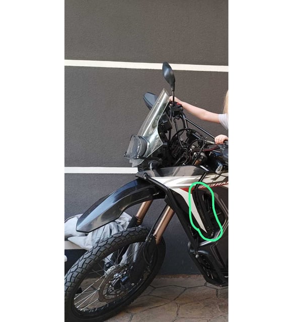 crf 250 ralli sol kaporta şeridi