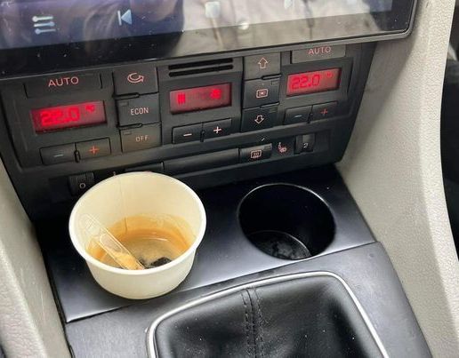 Audi A4 B6/B7 Uyumlu Ön Ashtray Yerine Kupa Tutucu