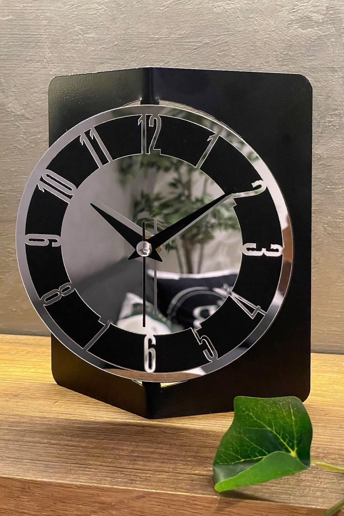 19x15 Cm Metal Material Plexi Numeral Decorative Table Top Clock - Swordslife