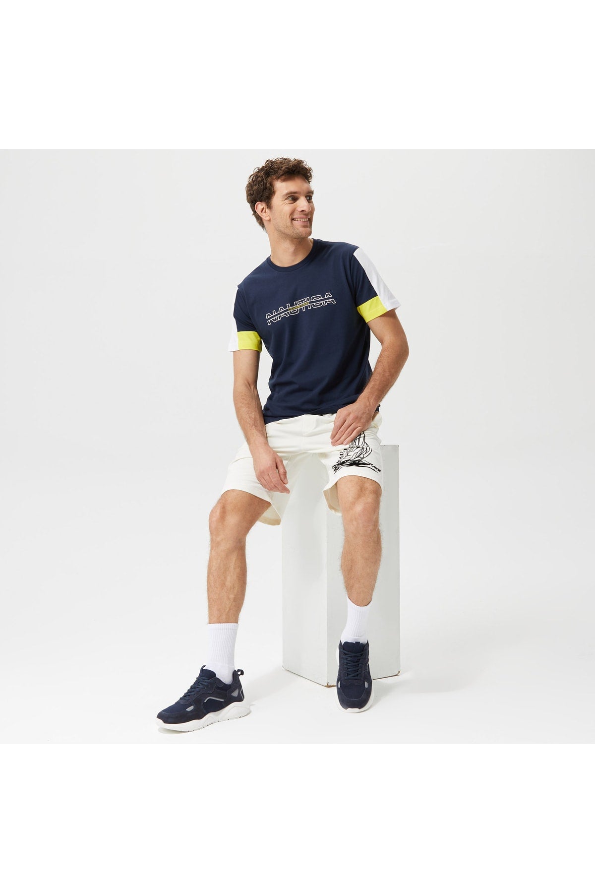 Men'S Navy Blue Color Block Standard Fit Short Sleeve T-Shirt