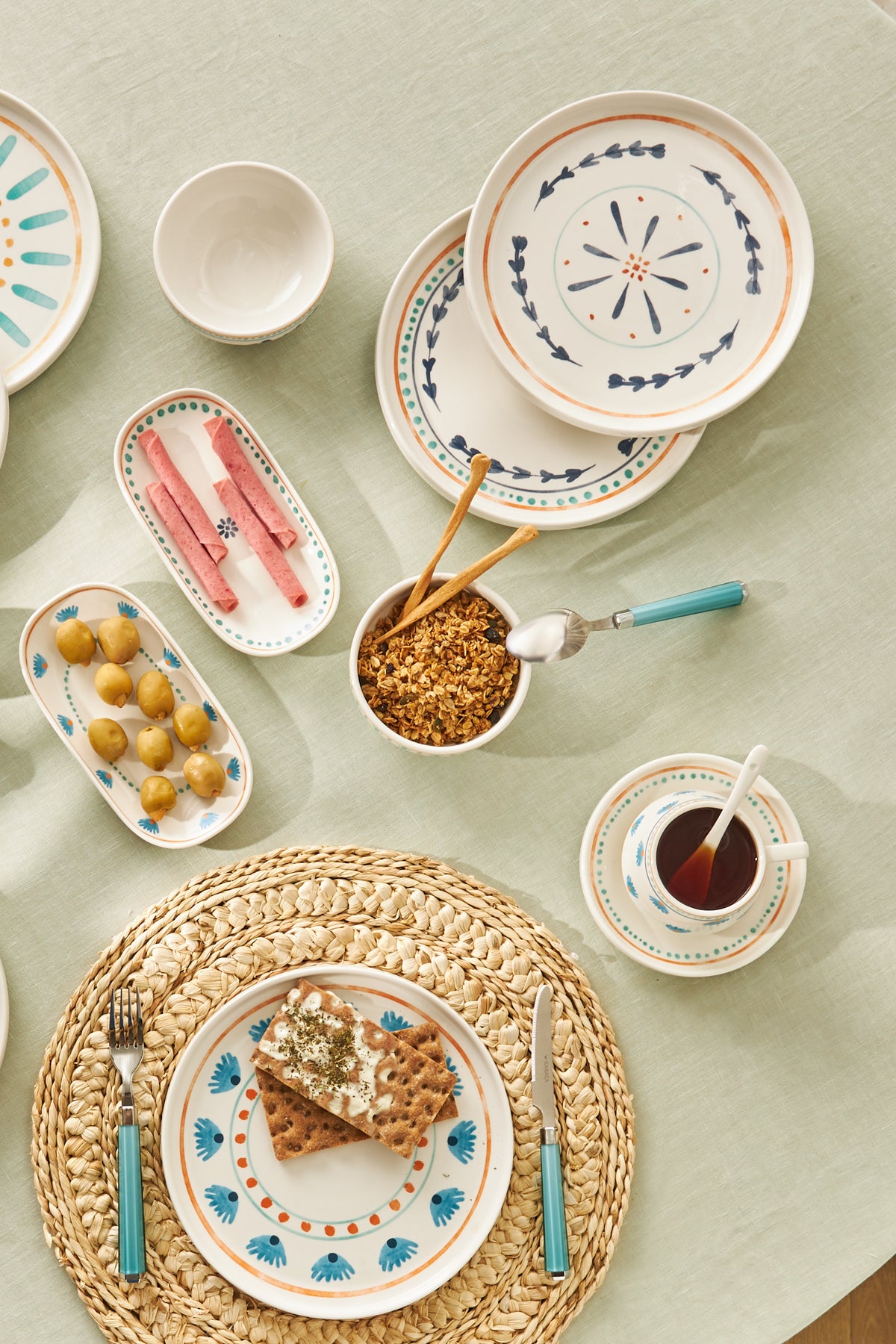 Agatha Porcelain 32 Piece Breakfast/Serving Set For 6 People