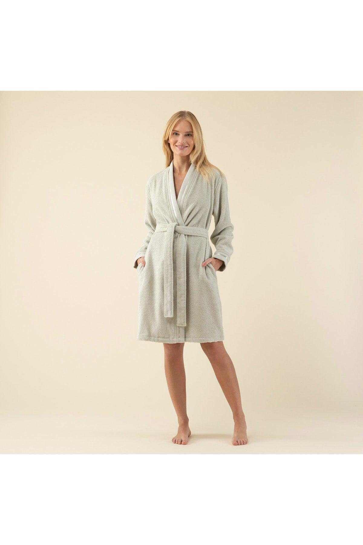 Chic Women's Bathrobe Sage - Swordslife