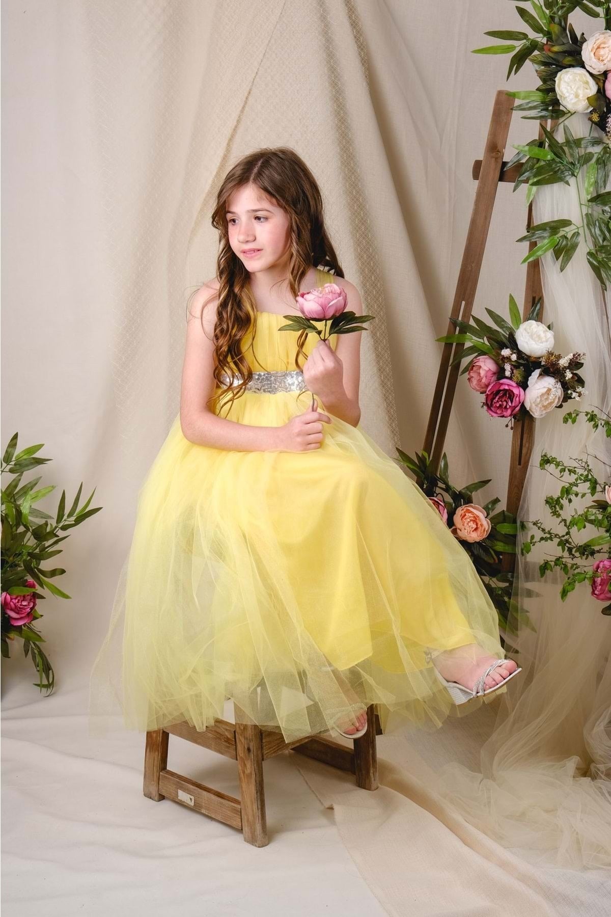 Girl'S Satin Evening Dress With Back Gipe And Tulle Yellow