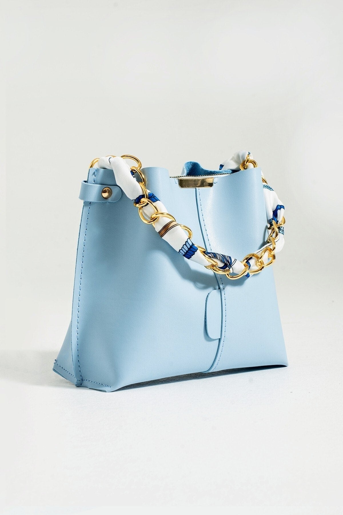 Women'S Baby Blue Scarf Chain Accessory Soft Leather 3-Compartment Hand, Arm And Shoulder Bag