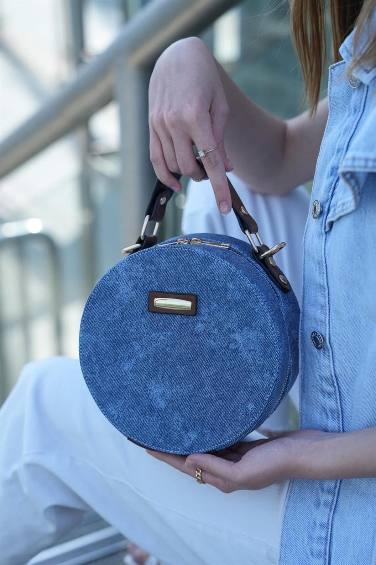 Blue Jeans Women'S Round Shoulder Bag