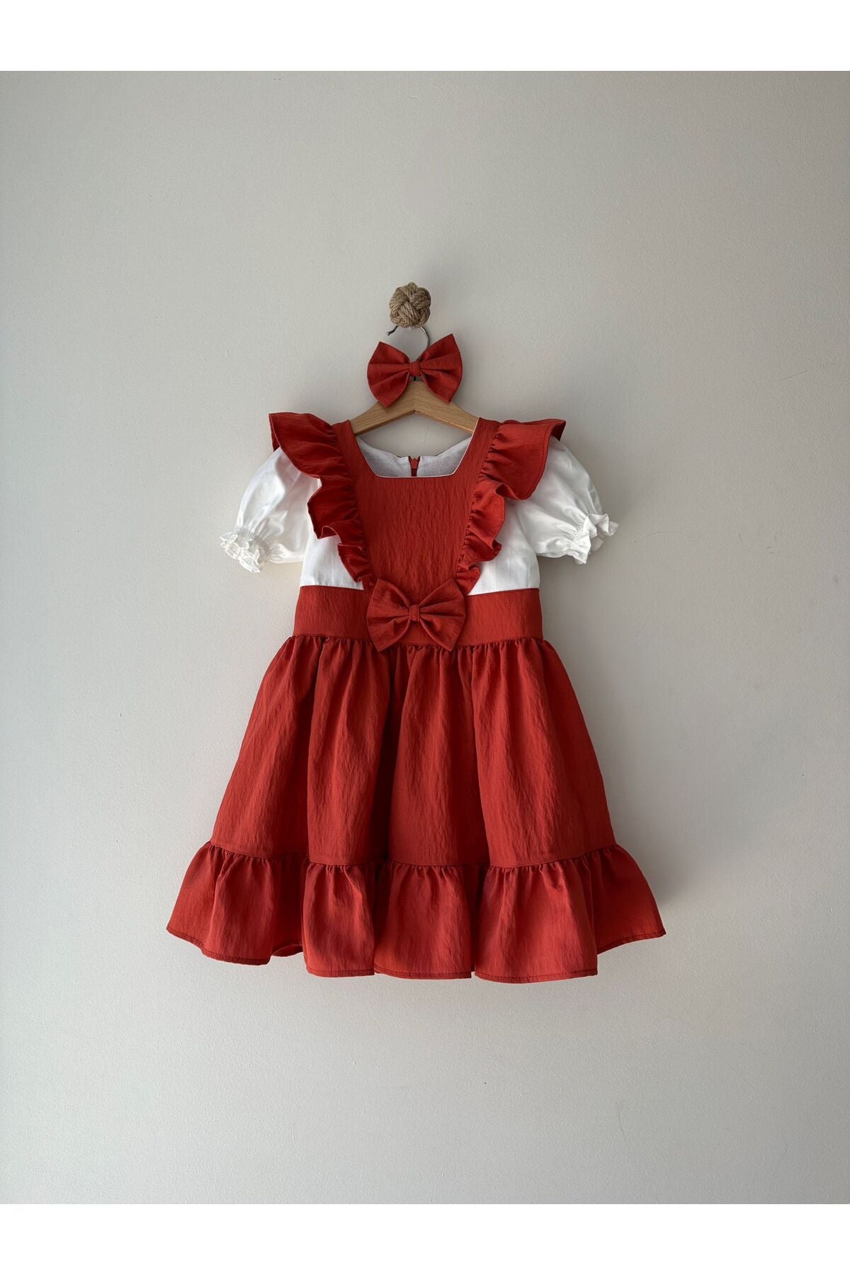 Design Vintage Girls Dress