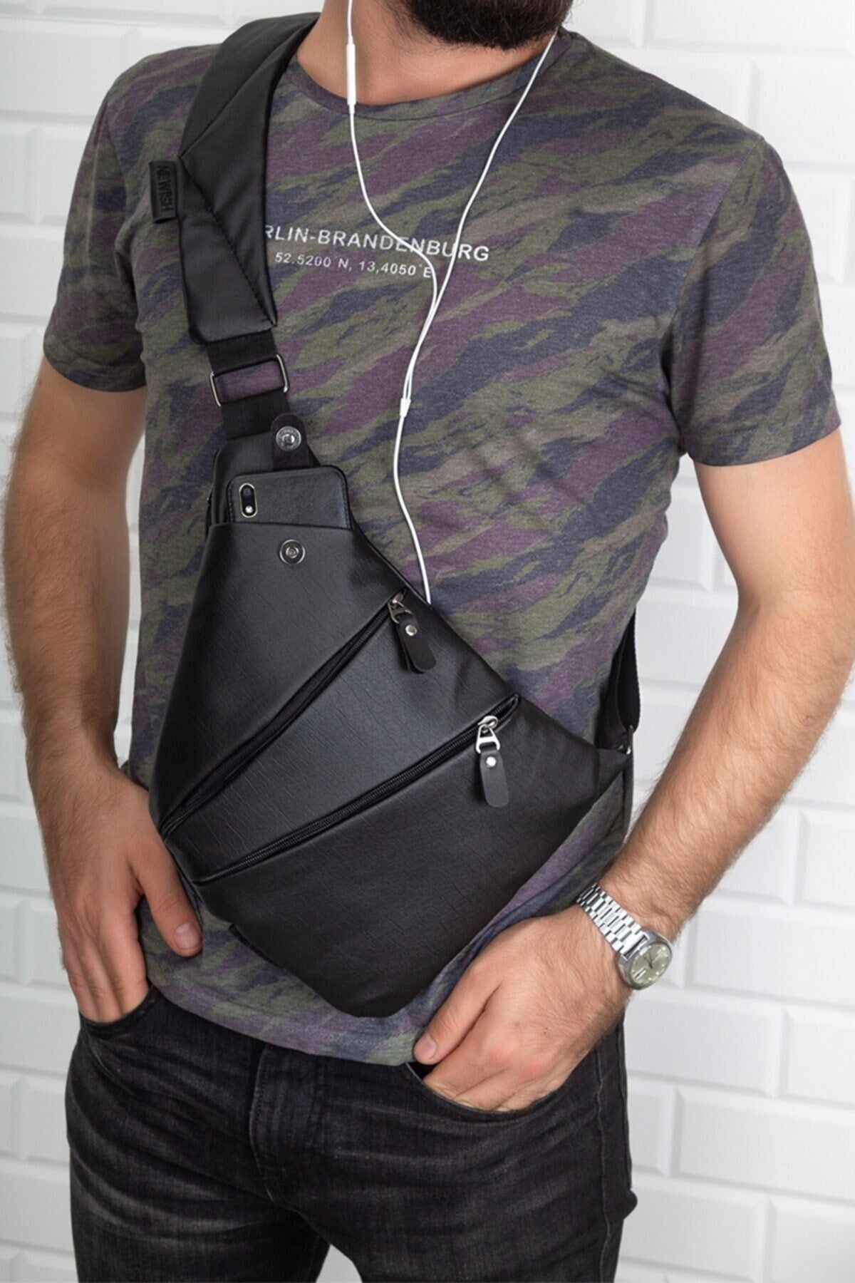 Men'S Black Cross Shoulder Chest Bag Headphone And Usb Outlet Water Resistant Single Arm Bag