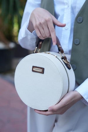 Canvas- Cream Tobacco Women'S Round Shoulder Bag