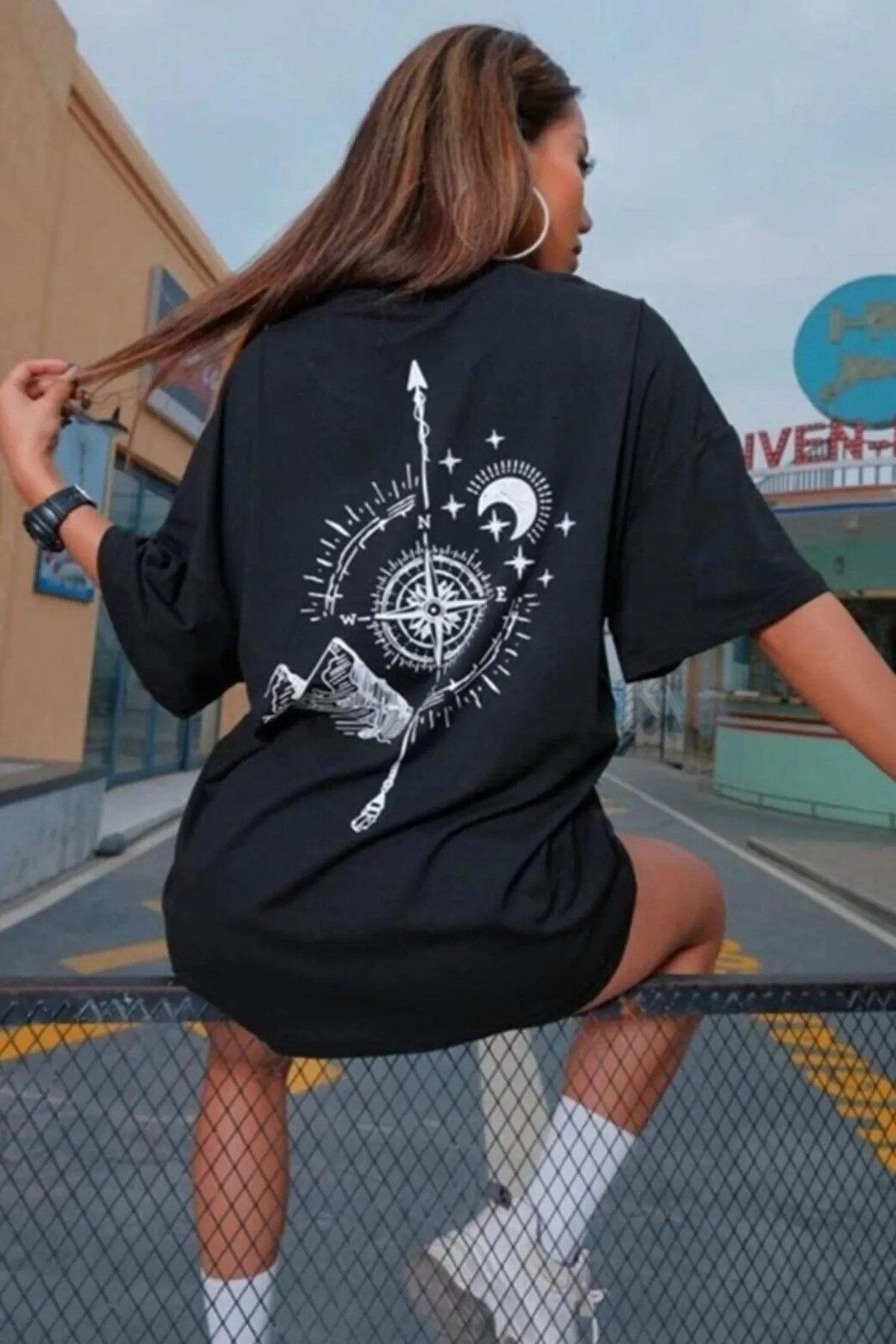 Back Compass Printed Tshirt - Swordslife