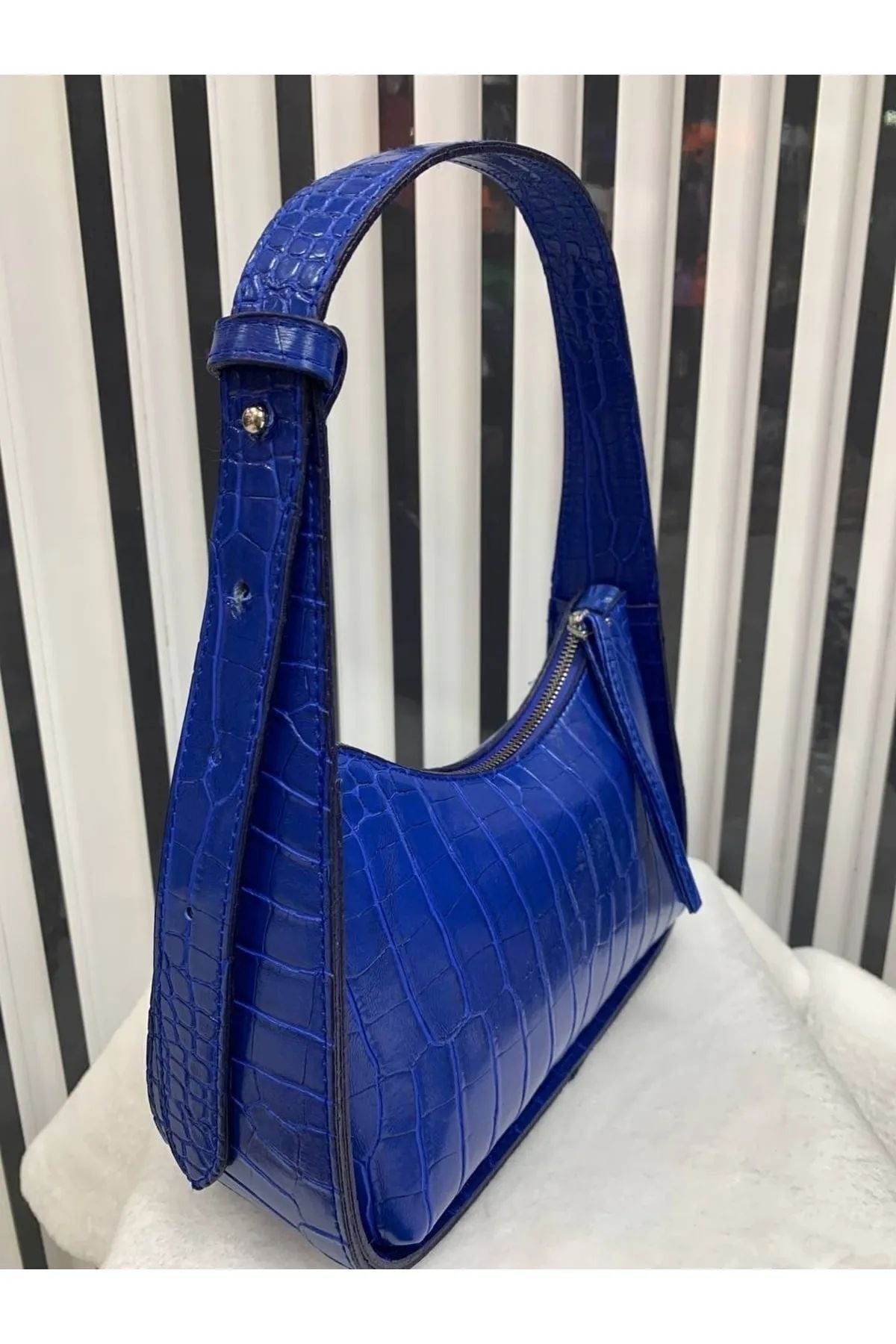 Sax Blue Women's Crocodile Patterned Baguette Bag