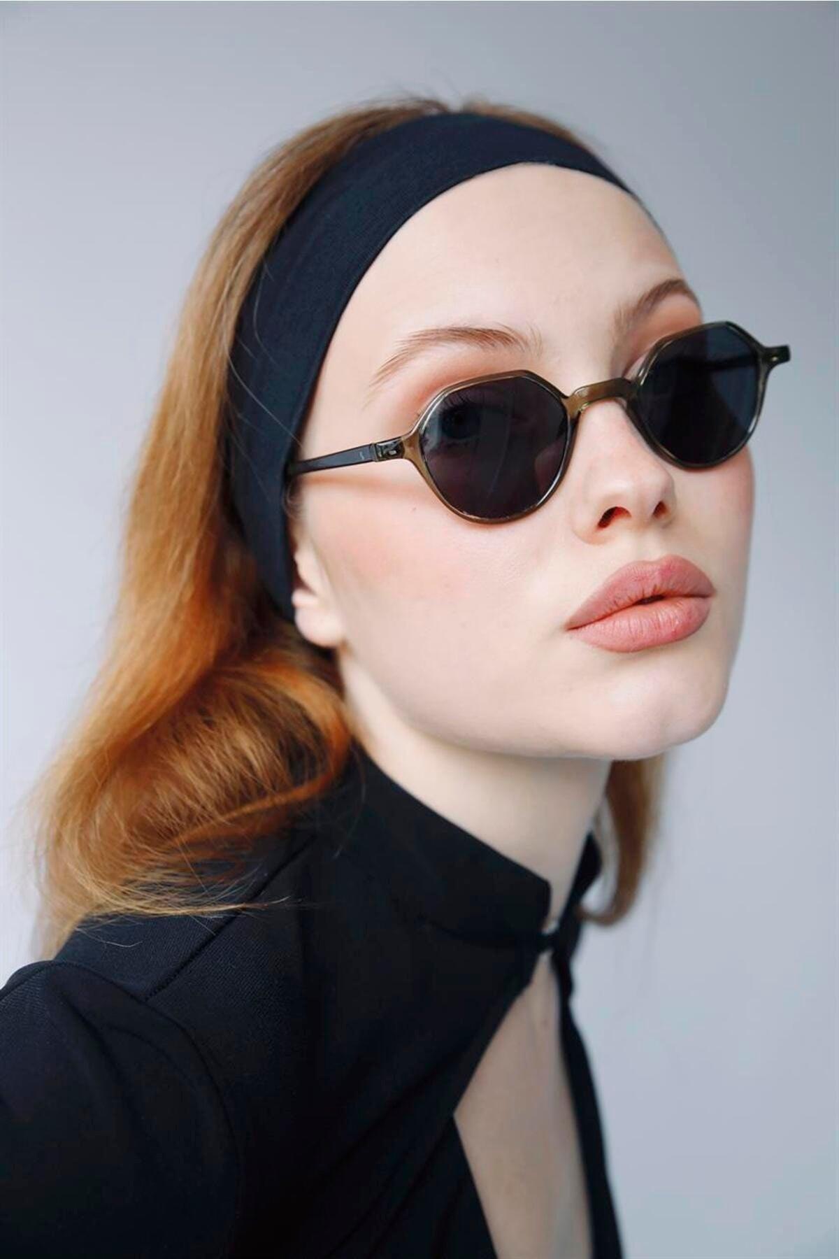 Paula Gray Black Sunglasses - Swordslife