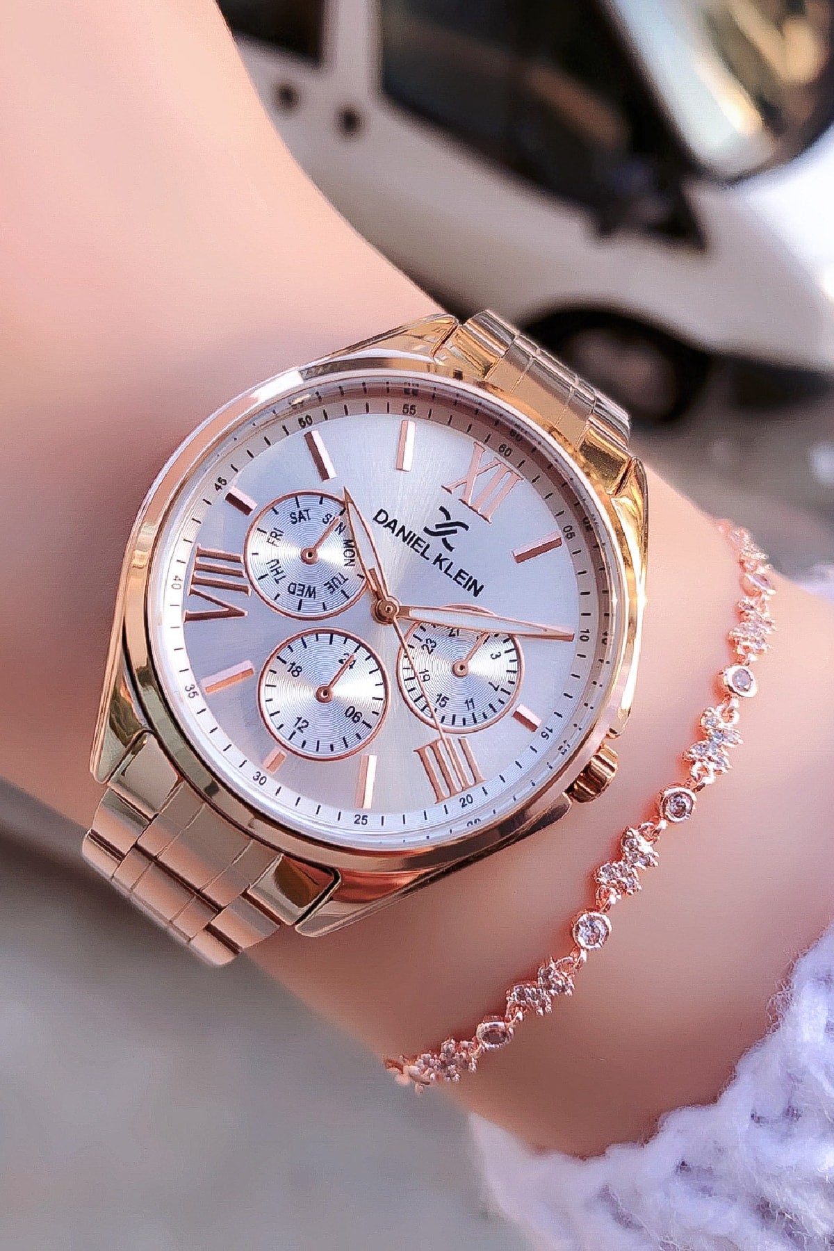 Women'S Wristwatch Zircon Stone Bracelet With 2 Years Warranty.