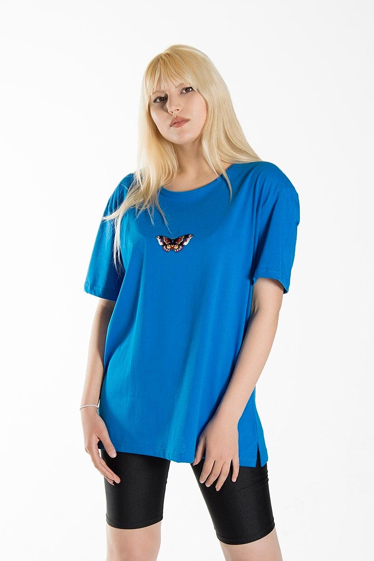 Women's Blue Butterfly Printed Crew Neck Oversize Cotton T-shirt - Swordslife