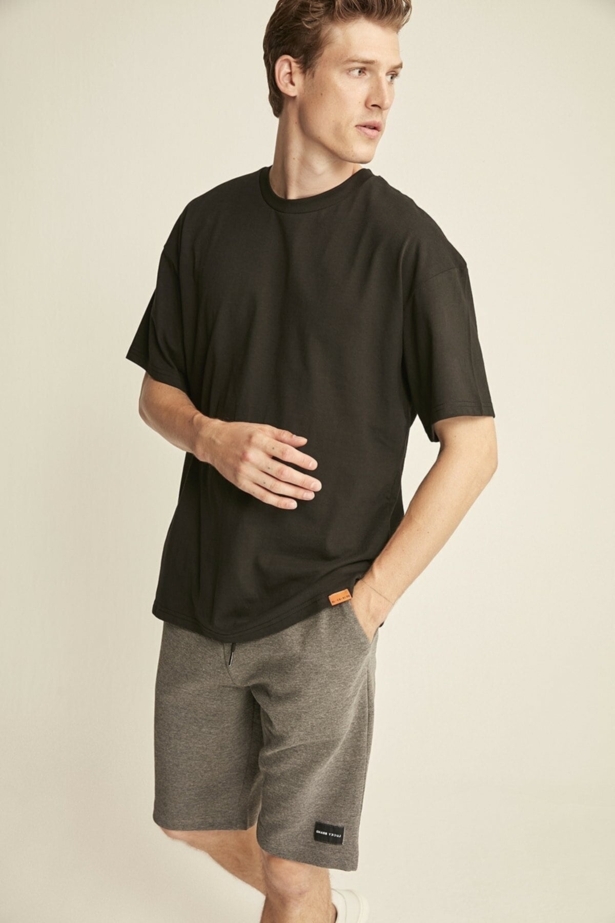 Jett Oversize Black T-Shirt