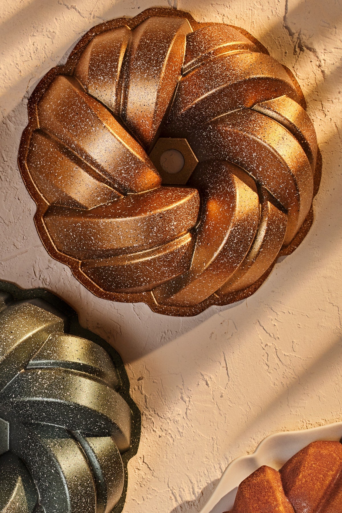 Yeast Cake Mold Gold