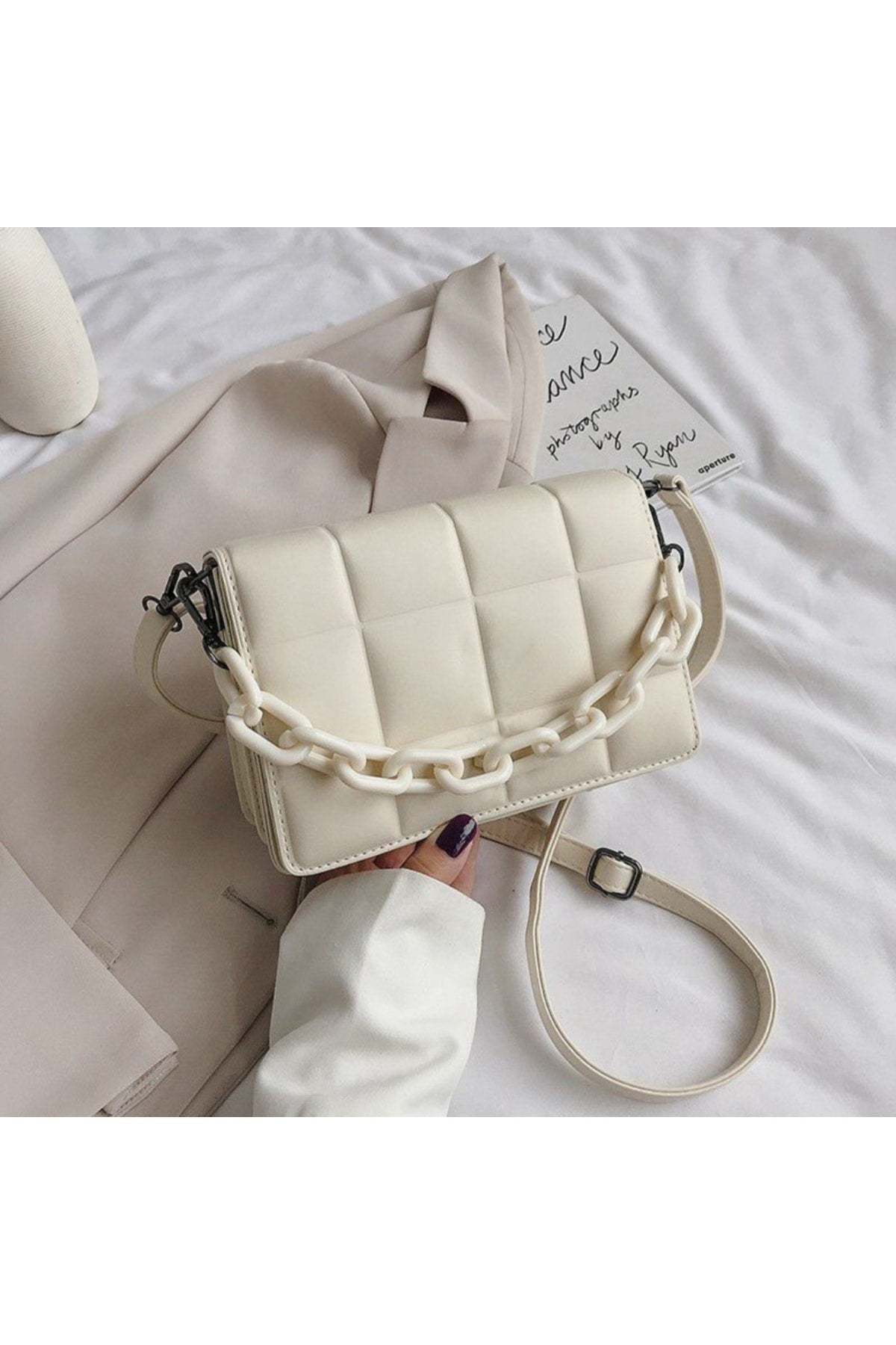 Y Square Model Cream Bag