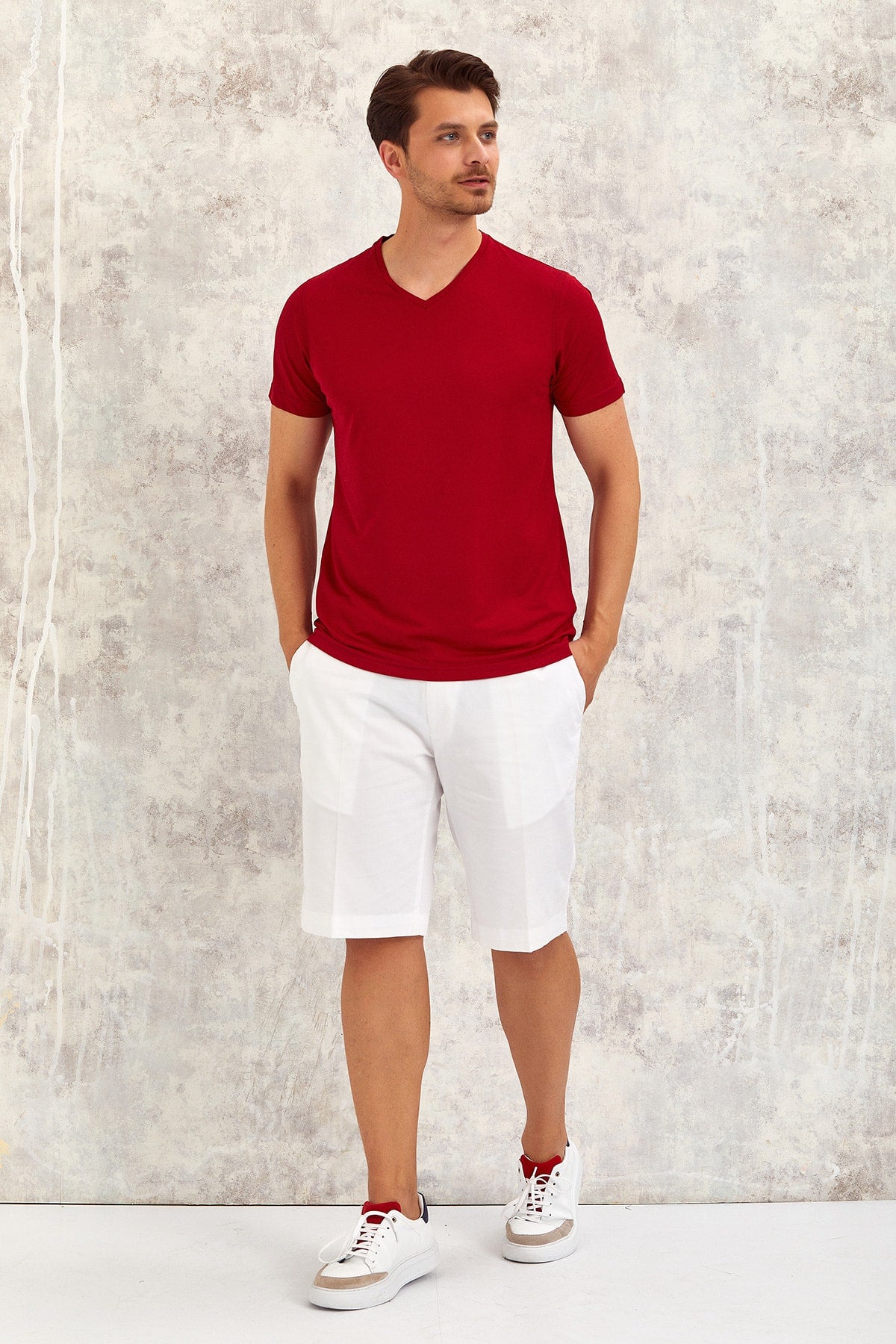 Gimaldo V-Neck T-Shirt - Claret Red