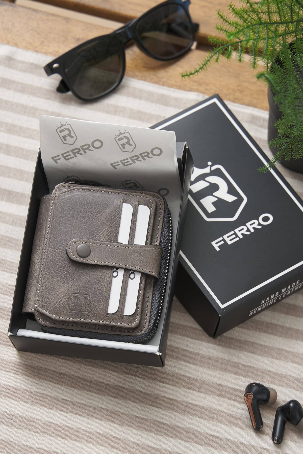 Stylish Genuine Leather Minimal Wallet Card Holder With Ferro Leather Gift Box