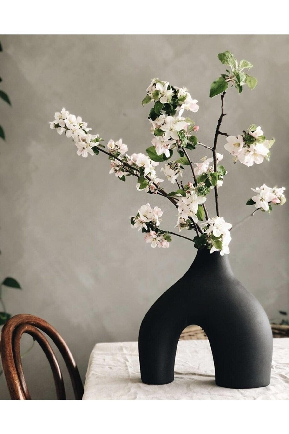 Minimal Vase Black Decorative Trinket - Swordslife