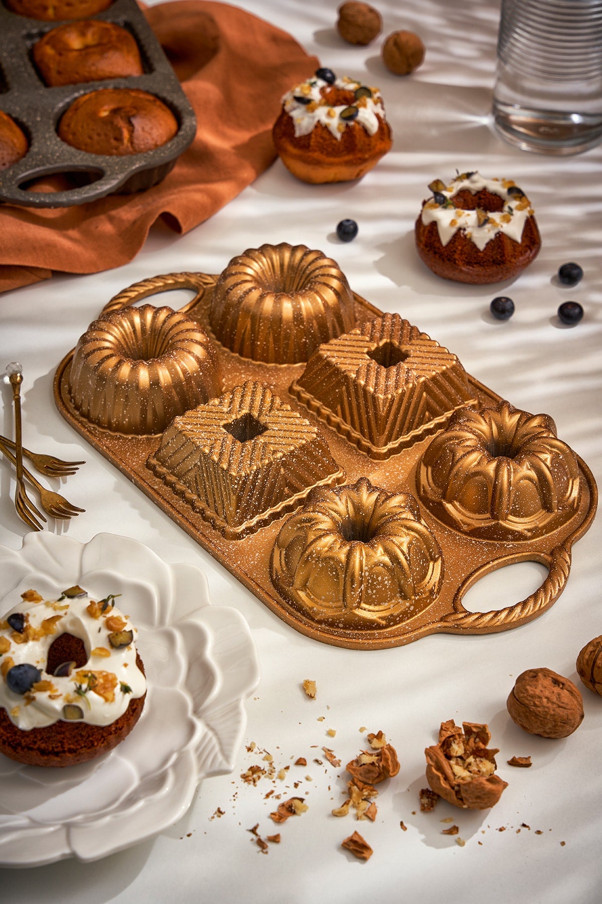Griss Six In One 6 Piece Cast Iron Cake Mold Gold