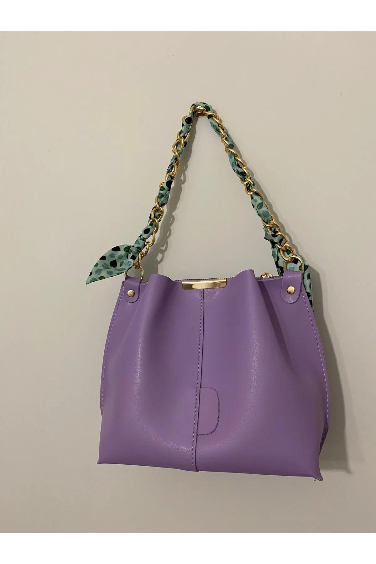 Women'S Lilac Scarf Chain Accessory Soft Leather 3-Compartment Hand, Arm And Shoulder Bag
