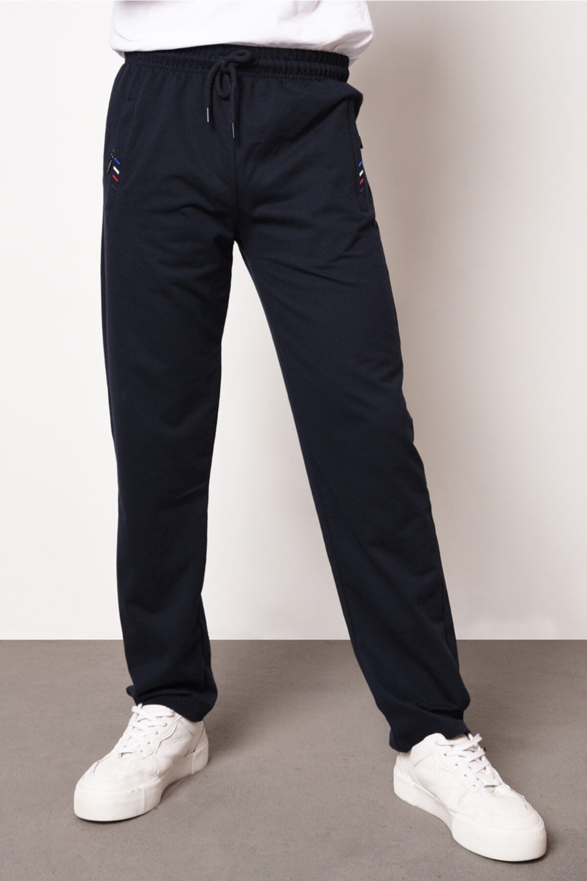 Navy Blue Men'S Zipper Pocket Embroidery Detailed Straight Leg Casual Fit Sweatpants