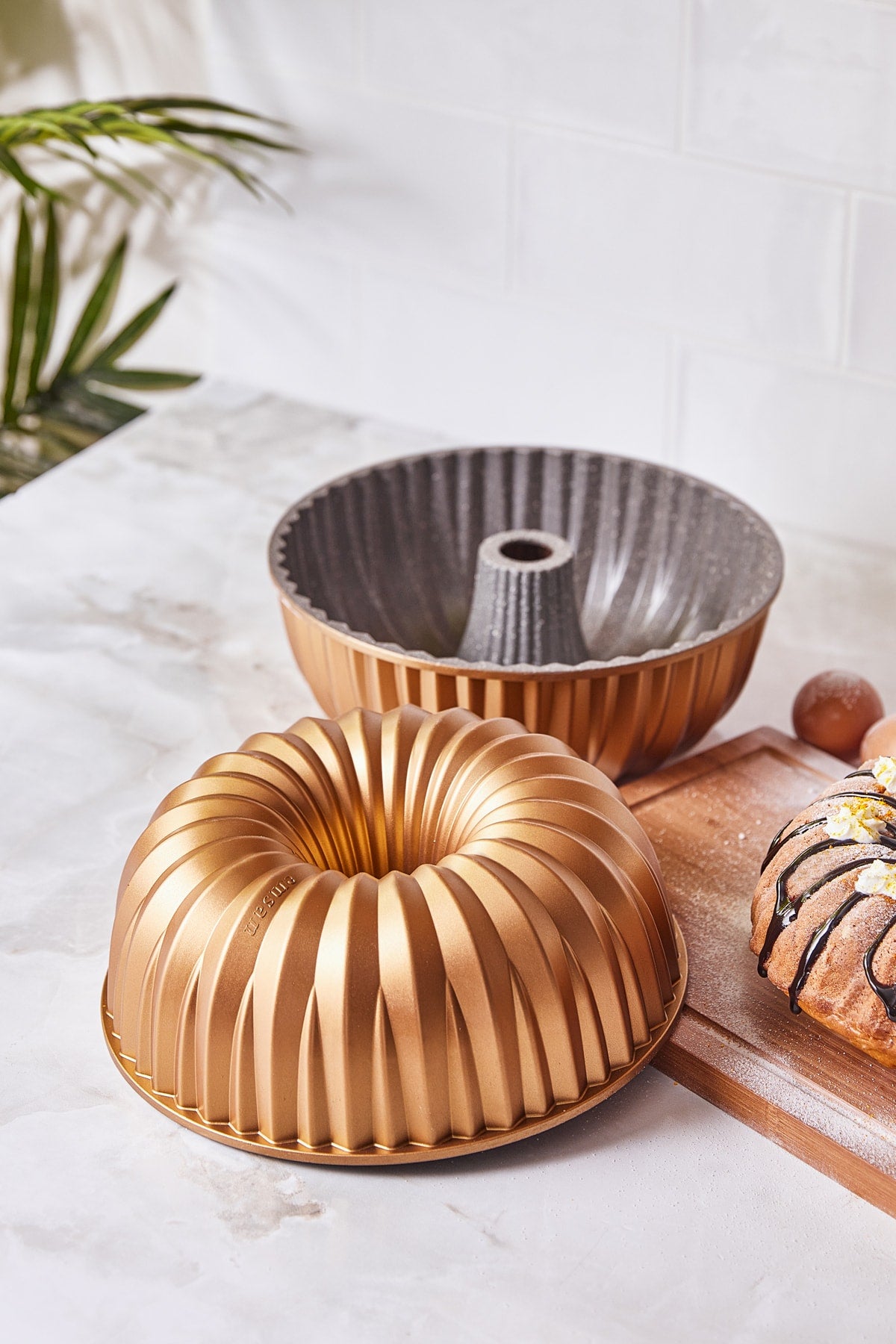 Griss Hardstone 24 Cm Cast Cake Mold Gold