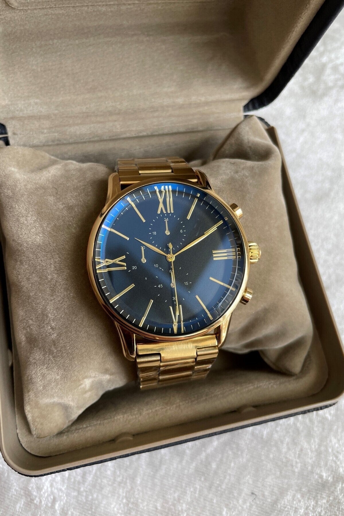 Gold Color Unisex Premium Wristwatch