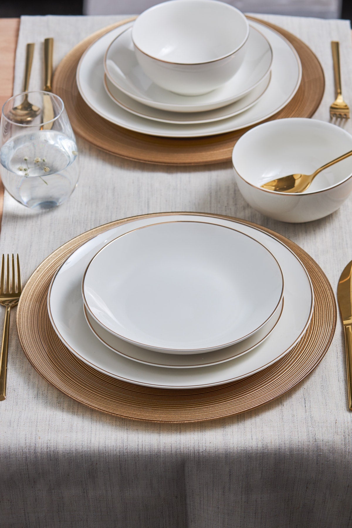 Leon Gold 24 Pcs Porcelain Dinnerware Set for 6 Persons