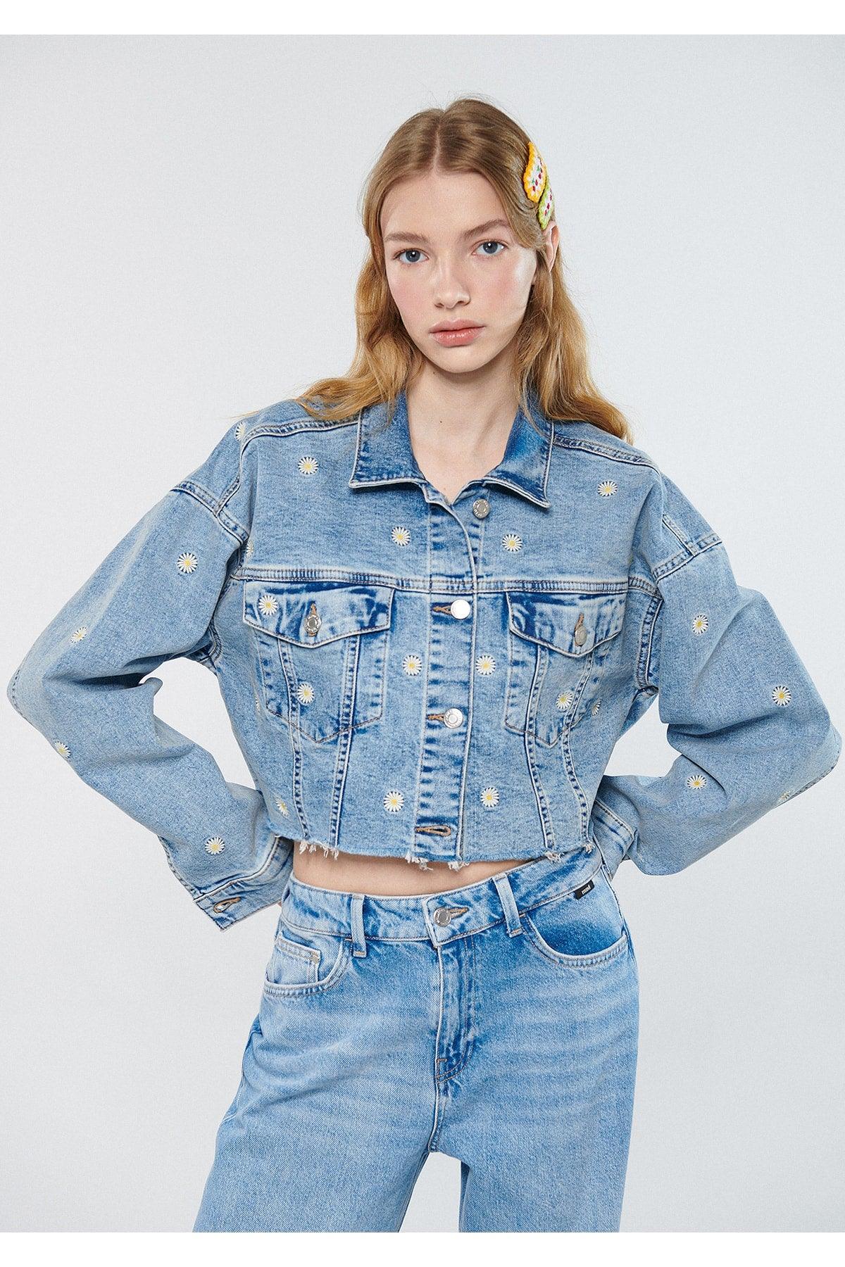 Brenda Daisy Embroidered Jean Jacket Jean Jacket Crop / Short Cut 1110118-83448 - Swordslife