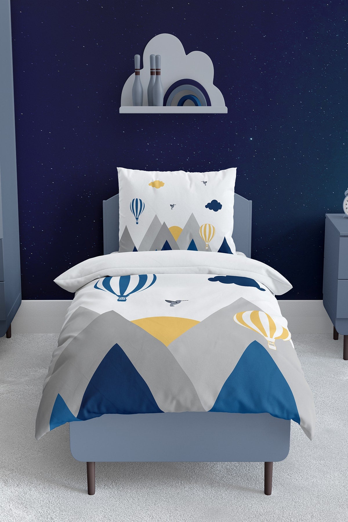 Blue Bird Valley Mountain Patterned Duvet Cover Set