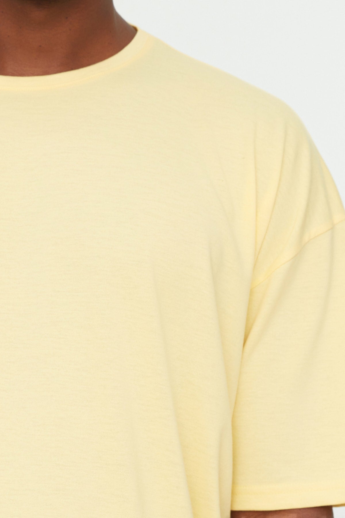 Yellow Men'S Basic Crew Neck Oversize Short Sleeve T-Shirt Tmnss22Ts0317