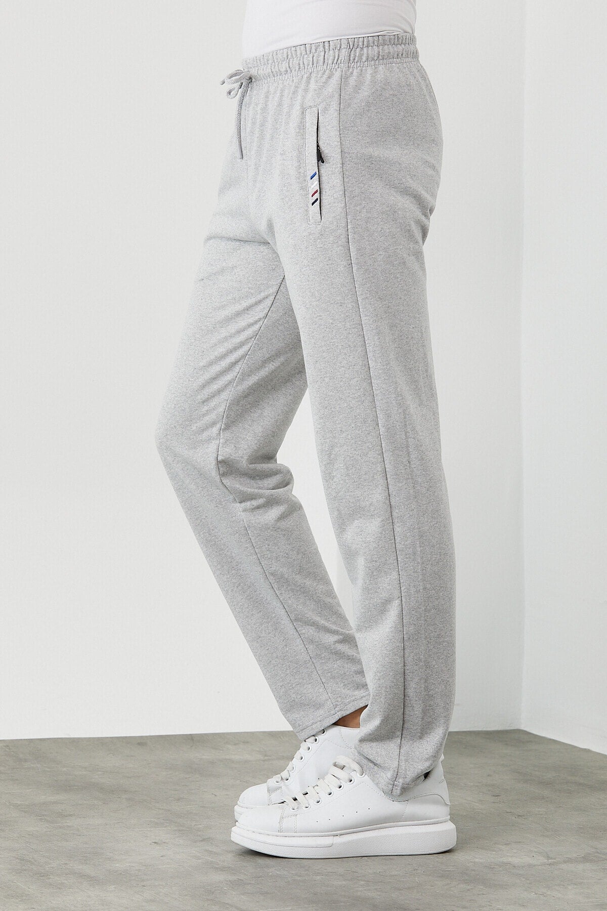 Gray Men'S Zipper Pocket Embroidery Detail Straight Leg Casual Fit Sweatpants