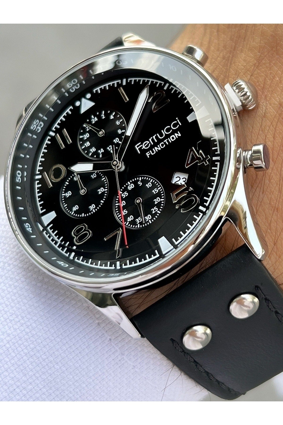 Functions Of Active Black Color 3 Atm Waterproof Leather Band Men'S Wristwatch