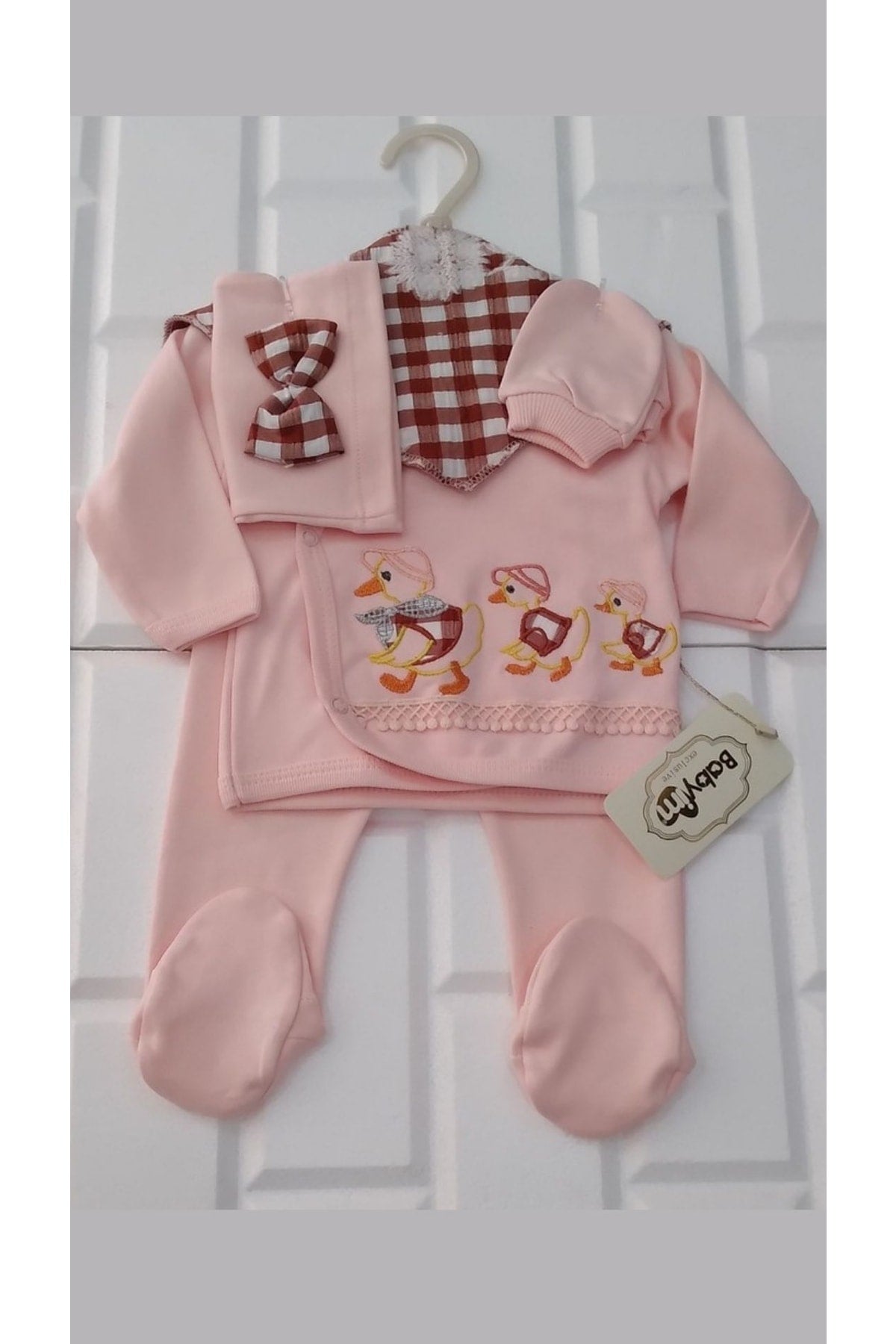 5 Piece Maternity Set (Baby Care Backpack, Hospital Exit, Chickpea Blanket, 10 Wipes And 3 Socks)