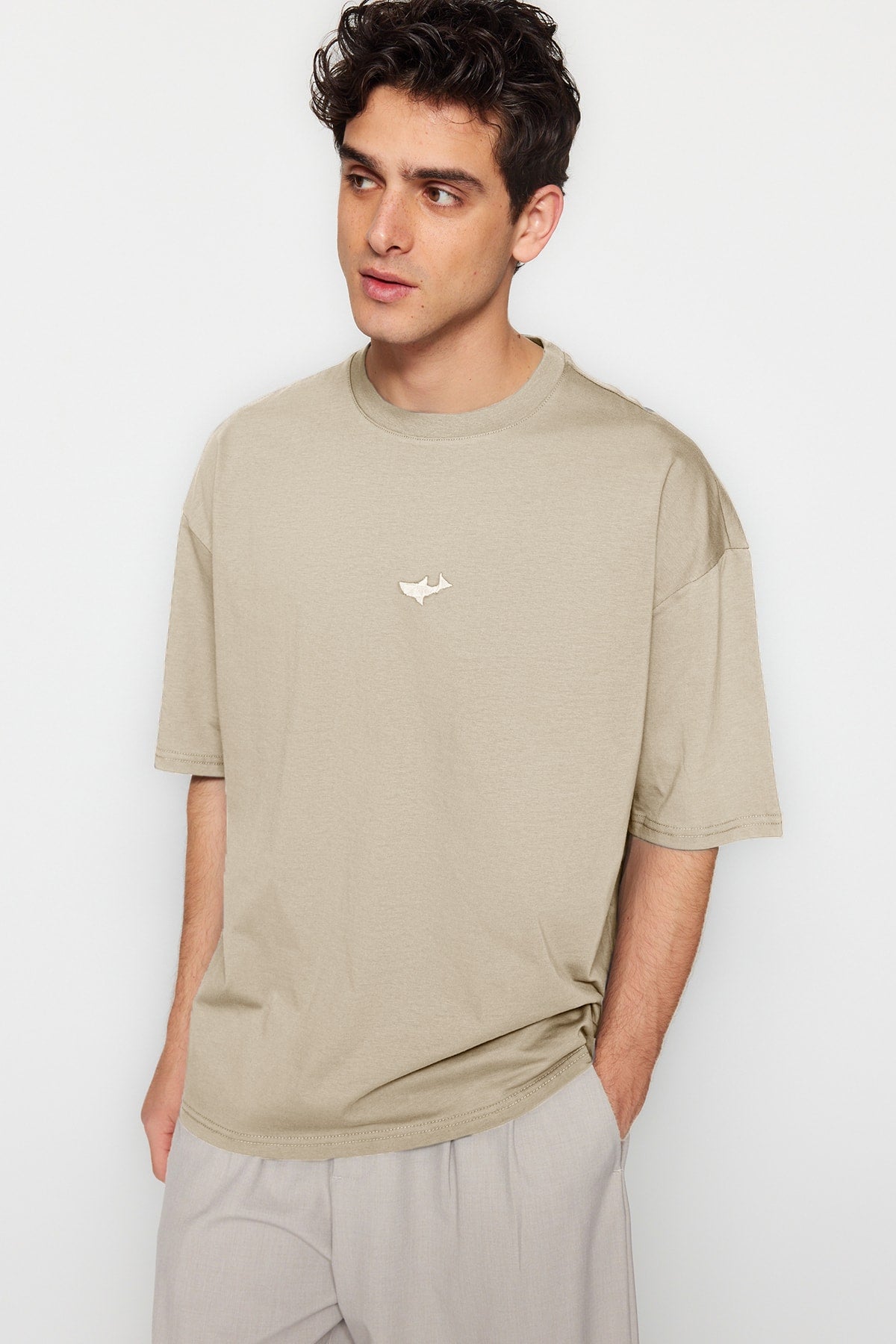 Stone Men'S Oversize Fit Cycling Collar Short Sleeve Shark Embroidered T-Shirt Tmnss23Ts00245
