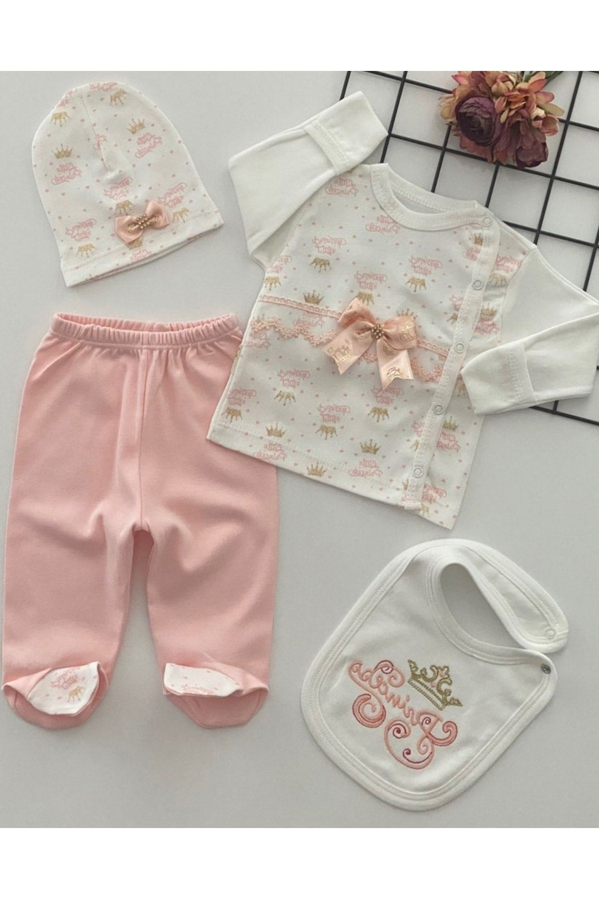 5 Piece Maternity Set (Baby Care Backpack, Hospital Exit, Chickpea Blanket, 10 Wipes And 3 Socks)