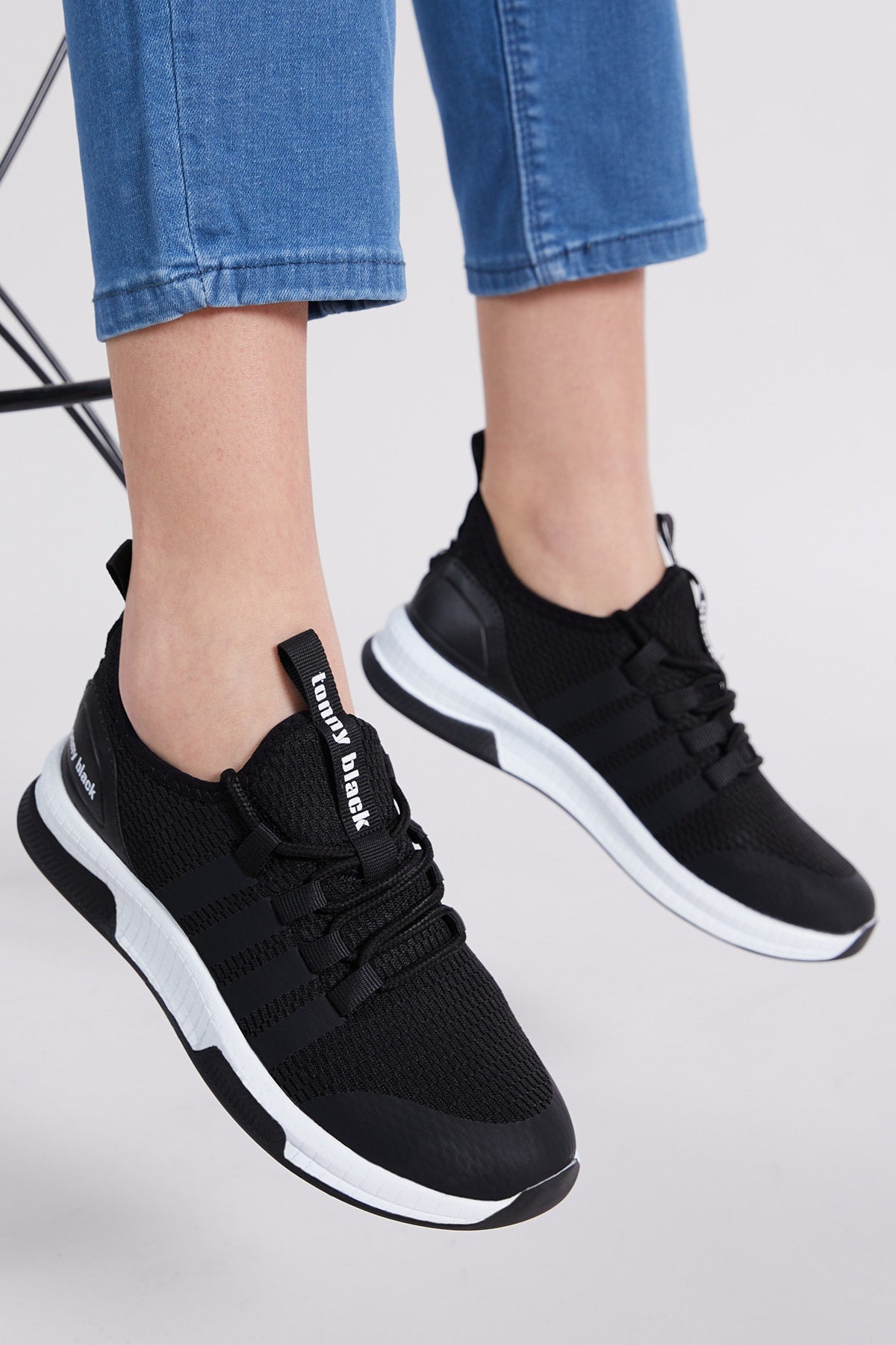 Unisex Black White Sports Shoes Tbqnt