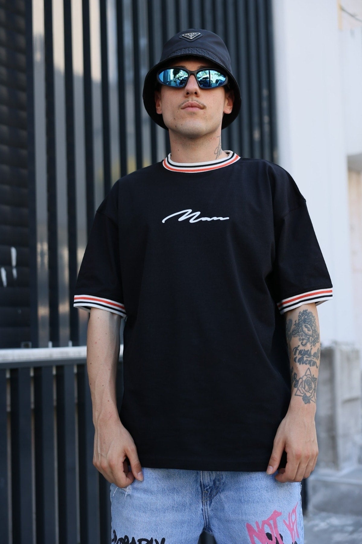 Men's New Season Oversize Man Hand Written Pattern Collar Detailed Summer T-shirt