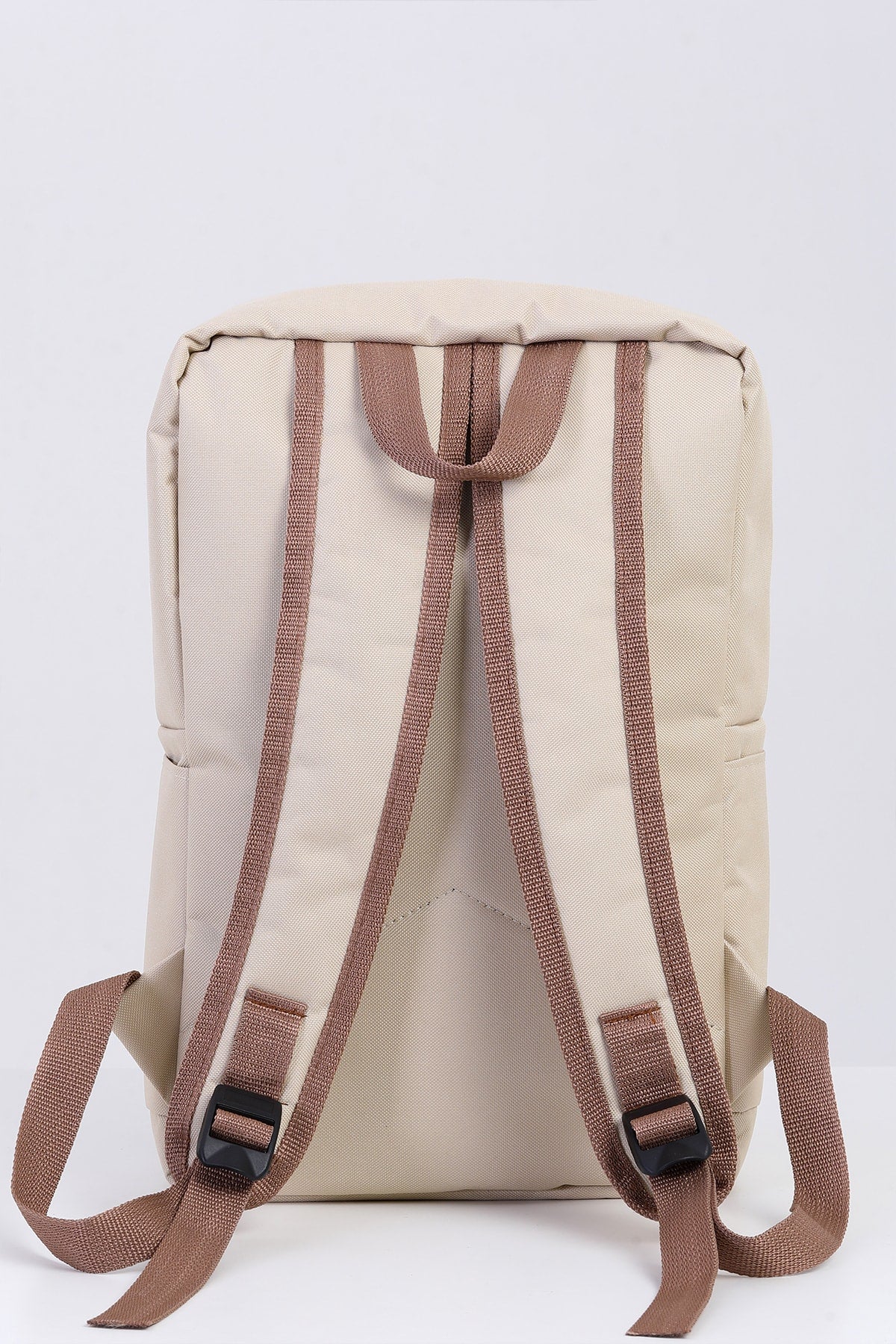 Unisex Cream 100% Genuine Leather Detailed Waterproof 15.6 Inch Multi-Compartment Backpack With Laptop Compartment