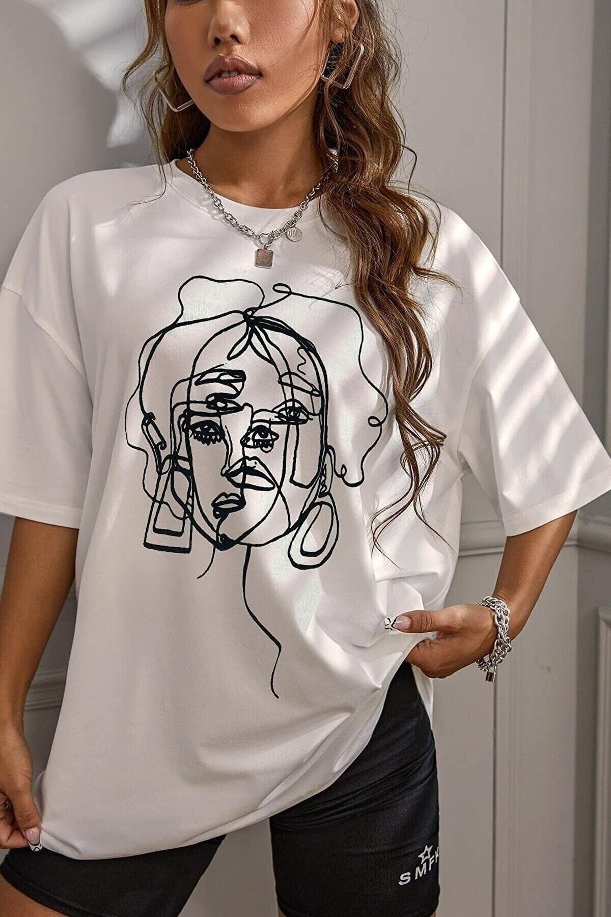 Women's White Face Print Detailed Oversize T-shirt - Swordslife