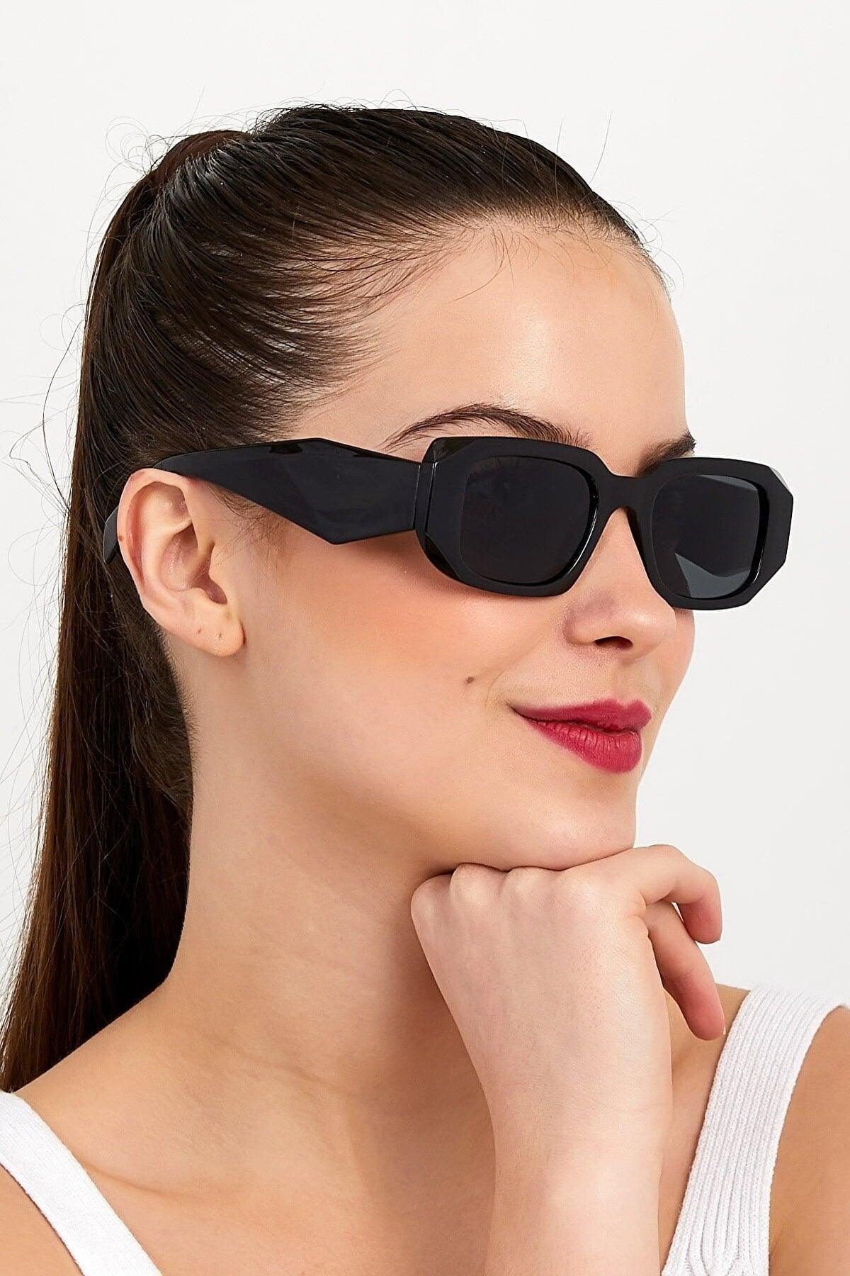 2 Li Opportunity Product Black and White Sunglasses - Swordslife