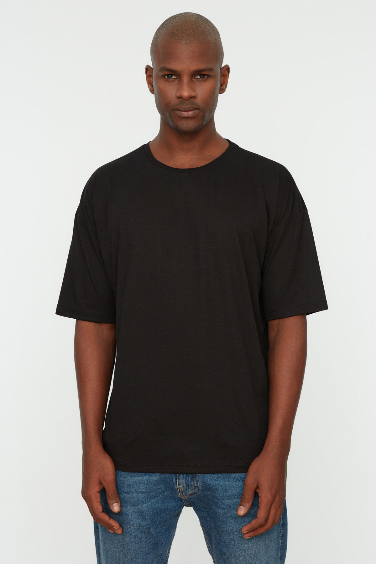 Black Men's Basic Oversize Crew Neck Short Sleeve T-Shirt TMNSS22TS0300