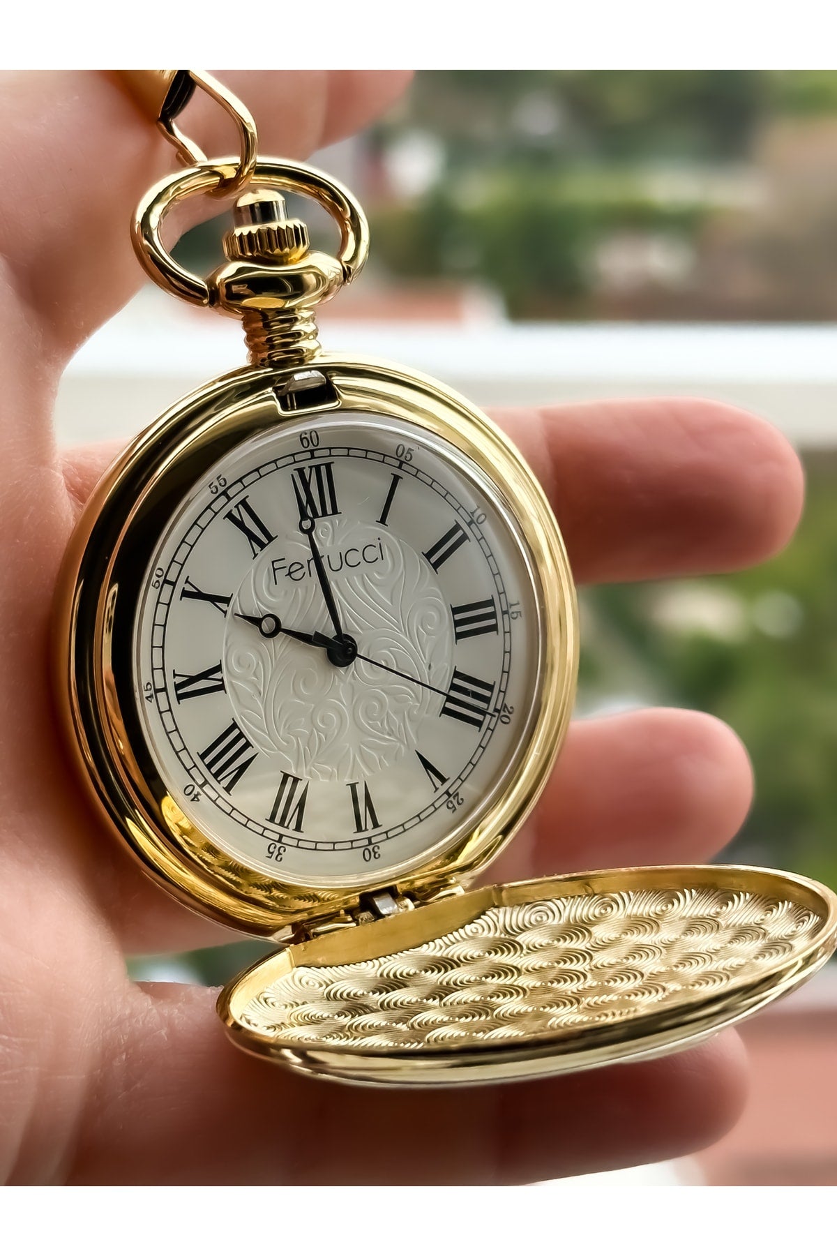 Luxury Retro Train Model Roman Numeral Pocket Watch + Rosary And Bracelet Set