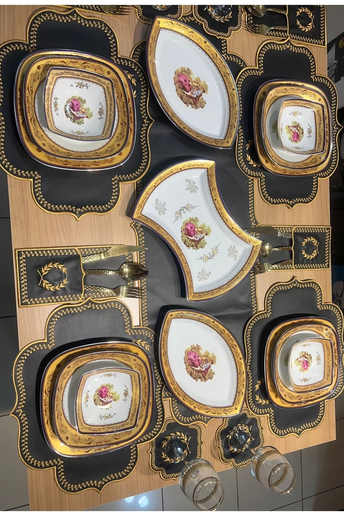 27 Piece Dinner Set Gold Gold Porcelain Patterned Dinner Set for 6 Persons Antique