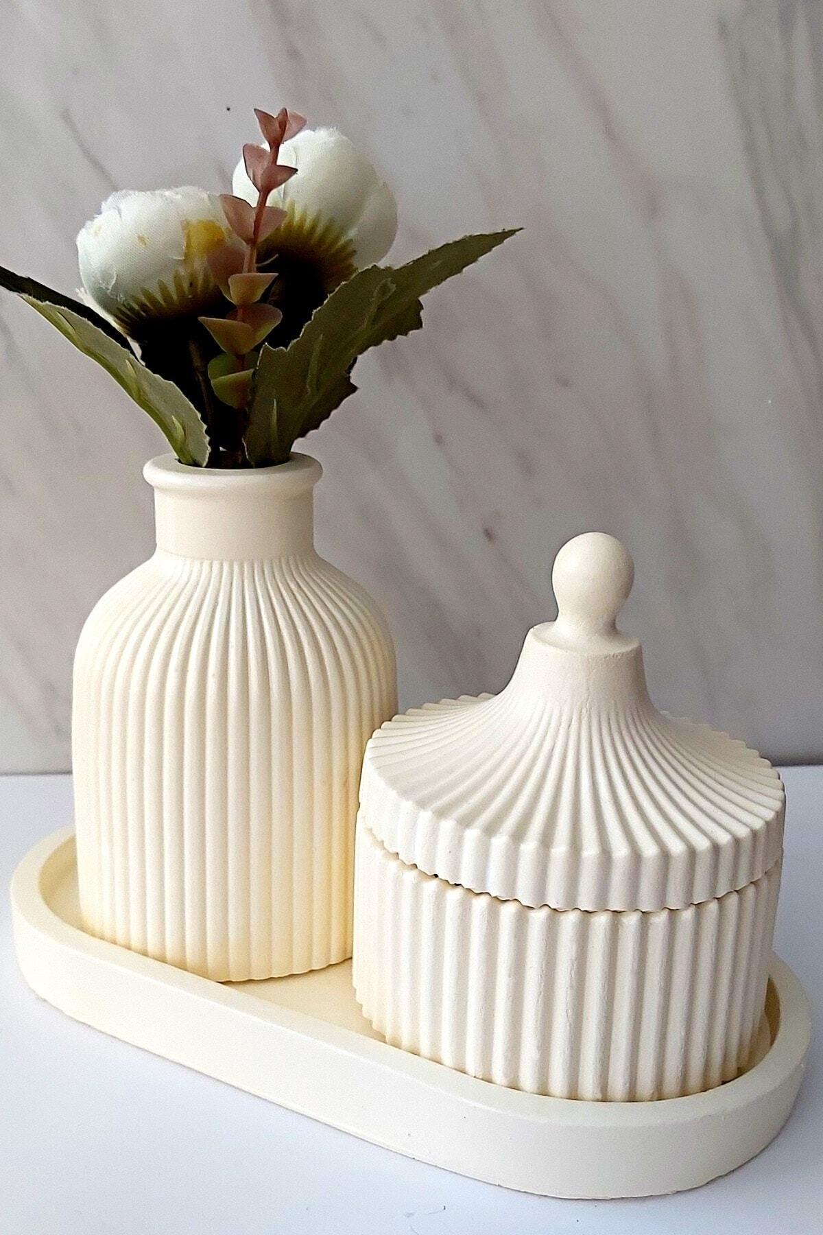 Cream Color Special Design Scented Candle And Vase Triple Accessory Set - Swordslife