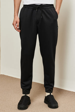 Men'S Black Standard Fit Normal Cut Elastic Waist And Legs Comfortable Sports Sweatpants