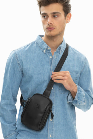Benetton Men'S Body Bag Black Bnt1004