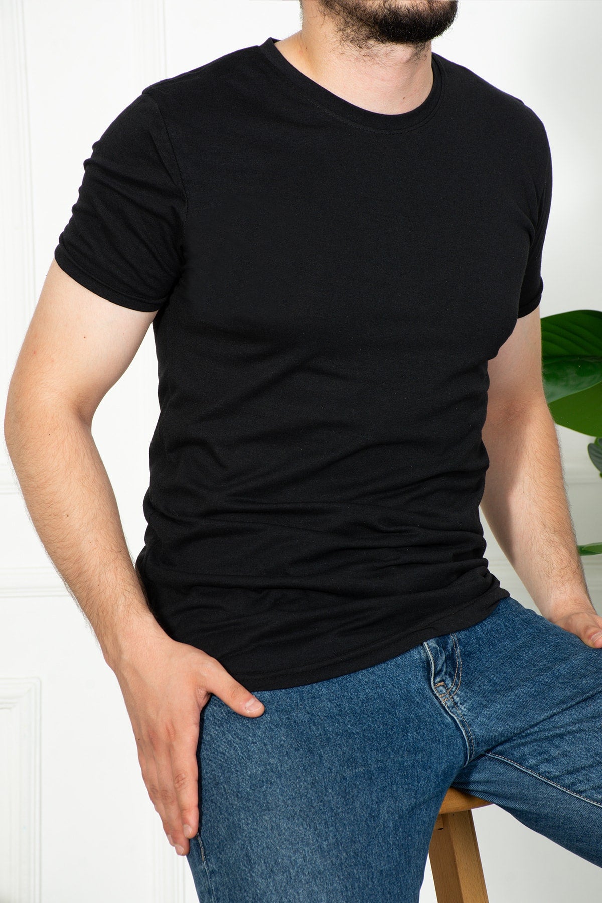 Black Men's Slim Fit Tshirt