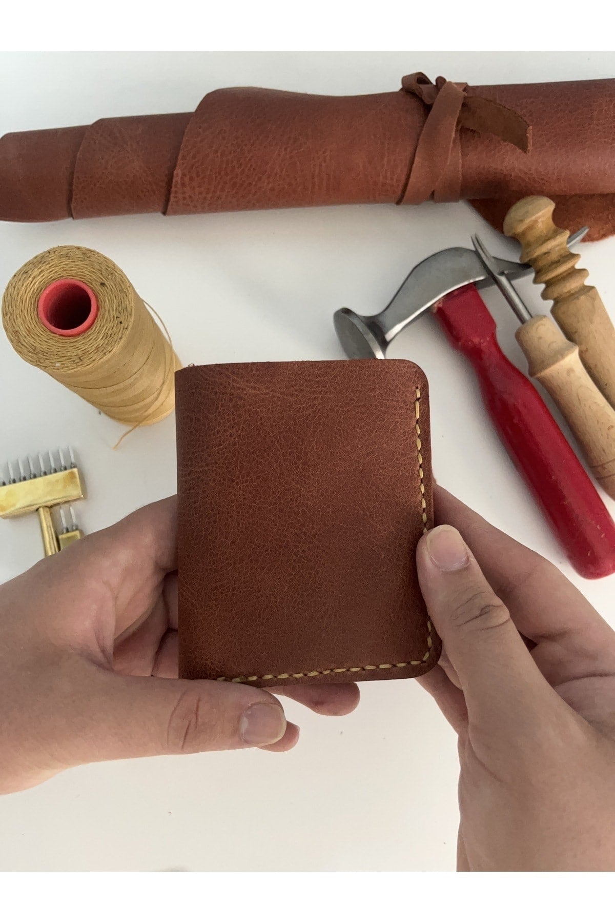 Genuine Leather Wallet With Card And Cash Compartment - Personalized Name Printing (Keychain Gift)